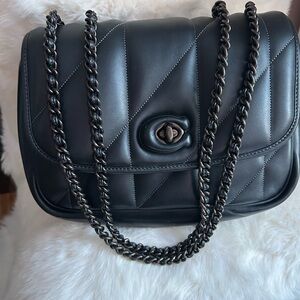 Elegant Black Quilted Shoulder Bag Coach Madisson
